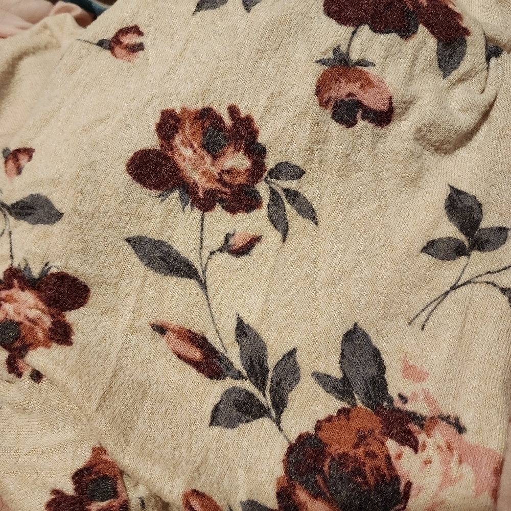 Inspired Hearts Cream Floral Cropped Hoodie Hooded Swearshirt Size XL Comfy EUC - Picture 3 of 6